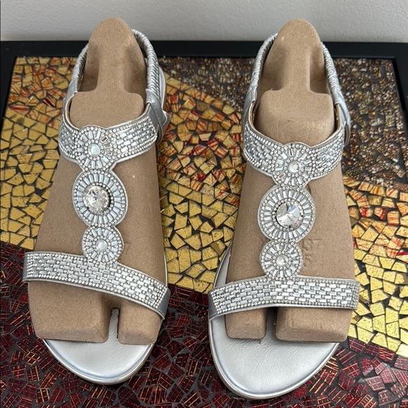 Silver T-Strap Sandals with Ornate Design - Picture 2 of 6